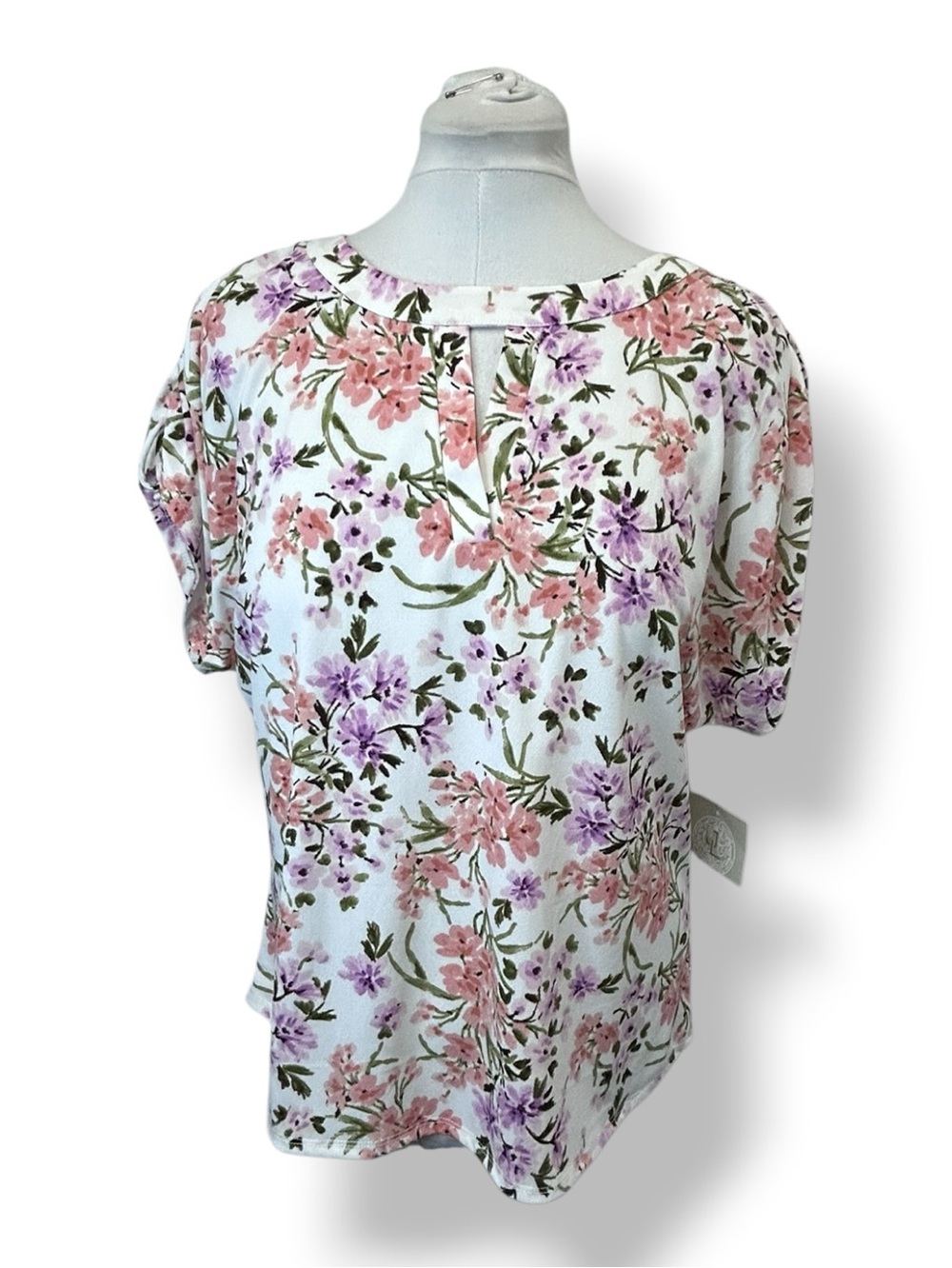 Juniper + Lime Women’s Short-Sleeve Cut-Out Blouse Floral White/Pink/Purple PL